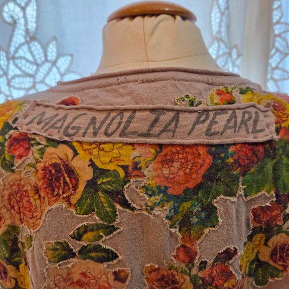 Magnolia Pearl Pink Heavily Appliqued T-shirt Blouse Cat - Picture 2 of 9